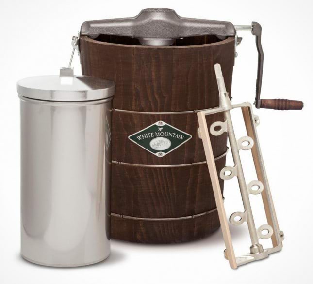 Ajalooliste eeskujude järgi valmistatud jäätisemasin<br>