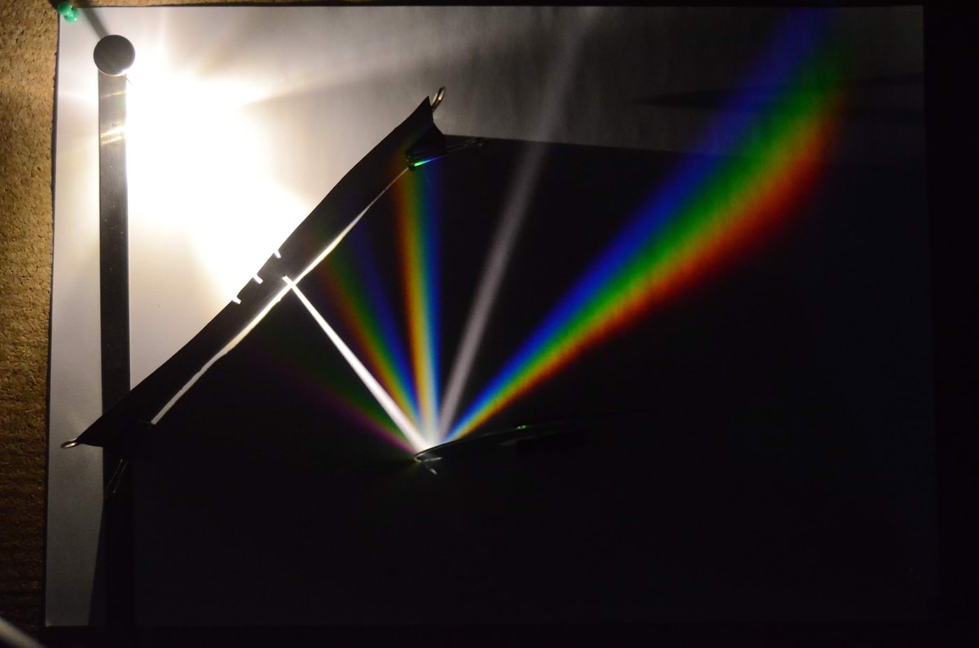 Valgus peegeldub CD plaadilt