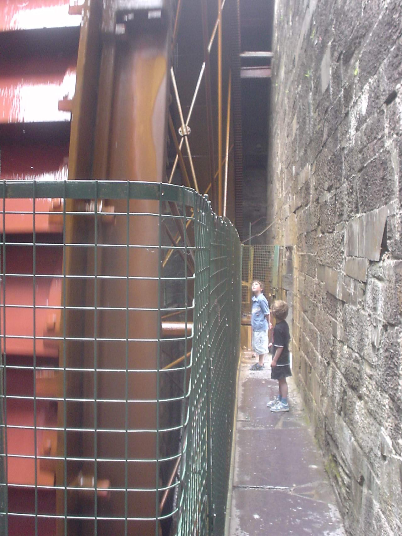 $60\, \mathrm{kW}$ vesiratas