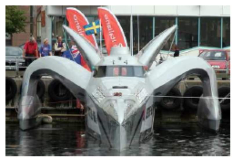 Earthrace „öko-kaater“