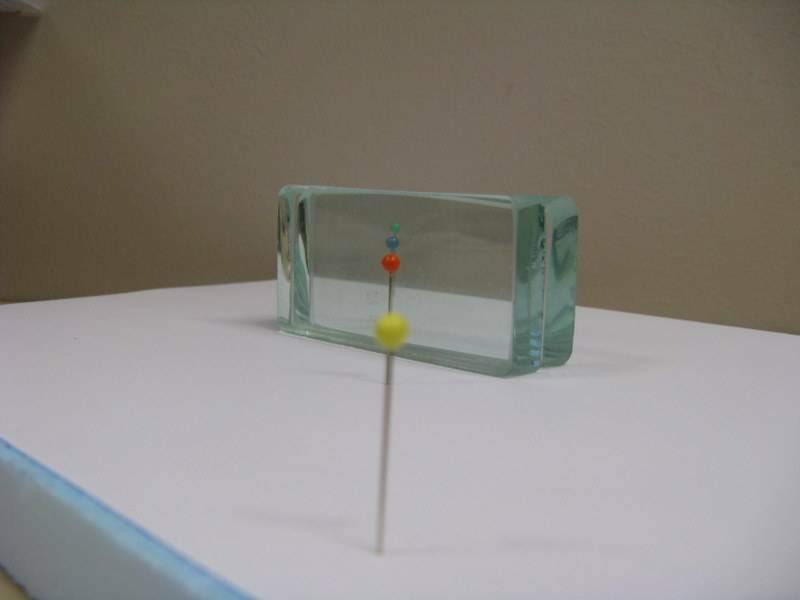 Valgus läbi klaasplaadi, foto