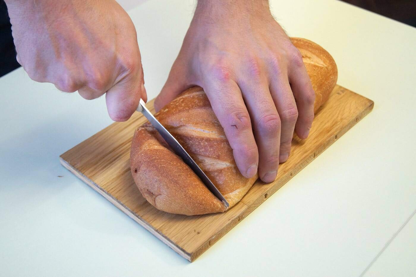 Lõikan saia nüri noaga