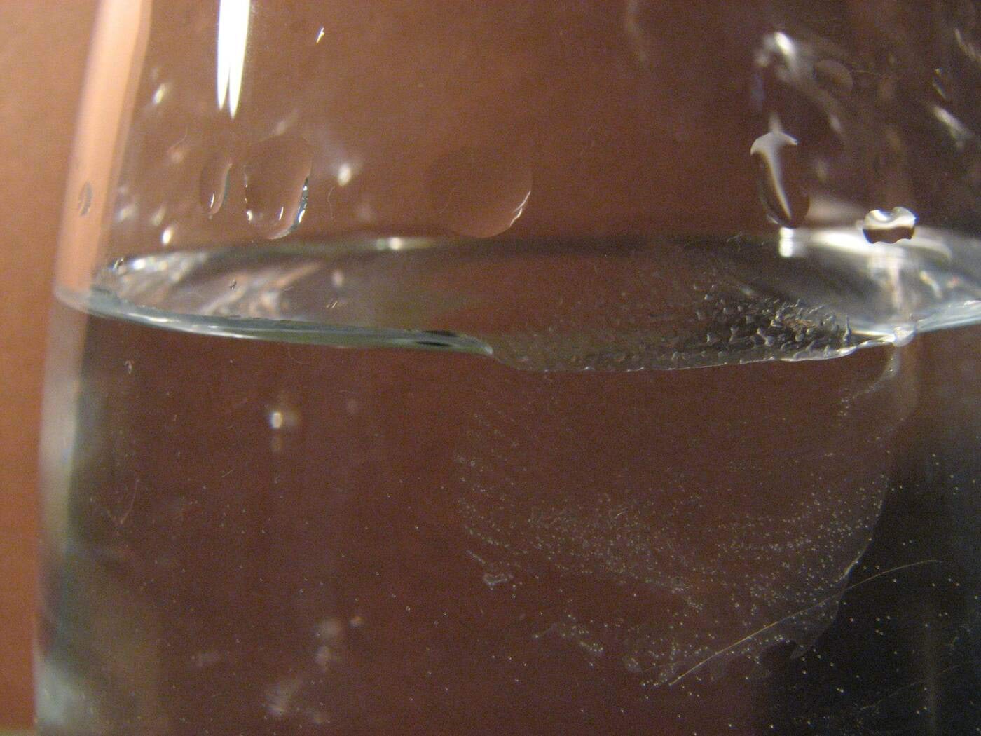 Rasvane näpujälg klaasil